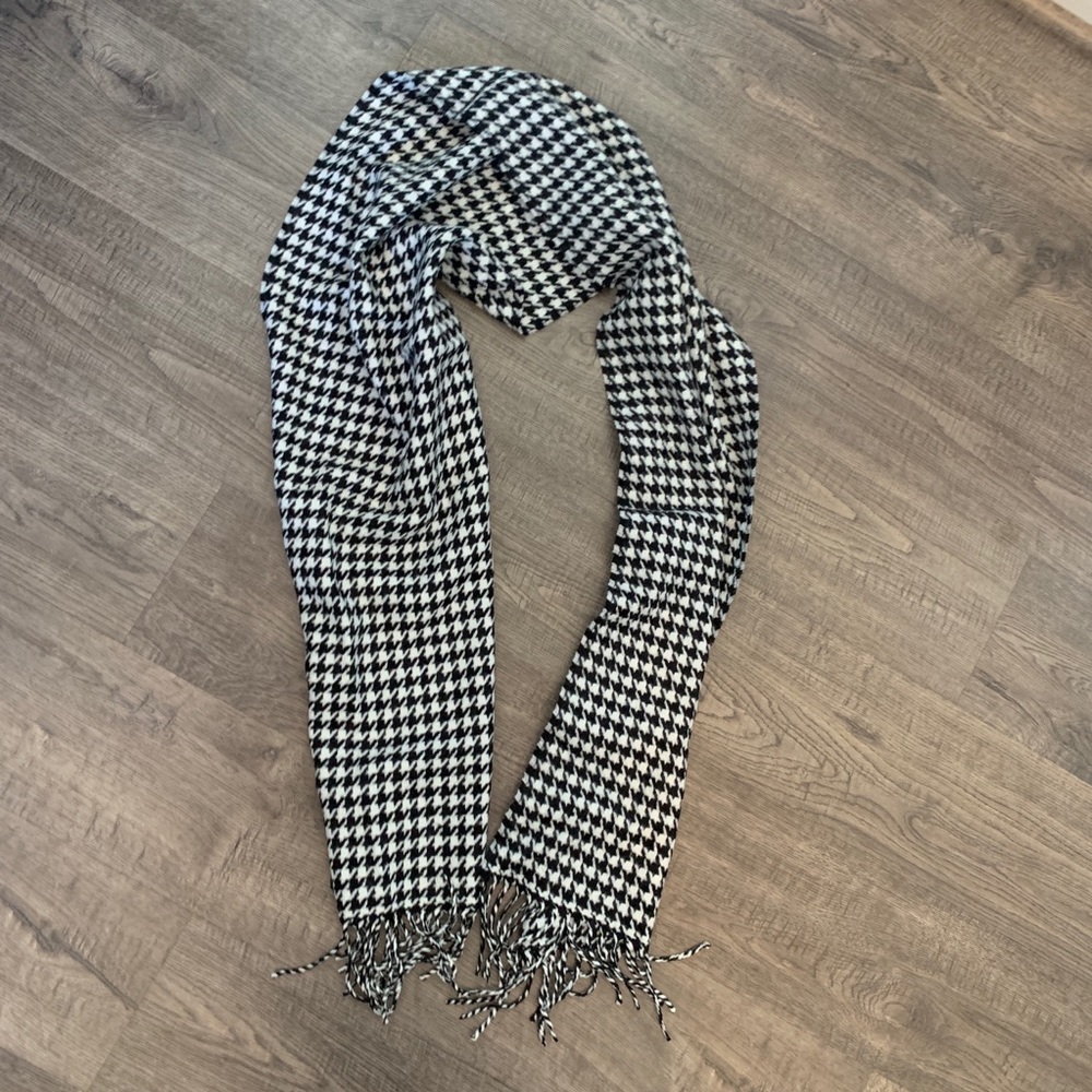 Houndstooth Black & White Scarf